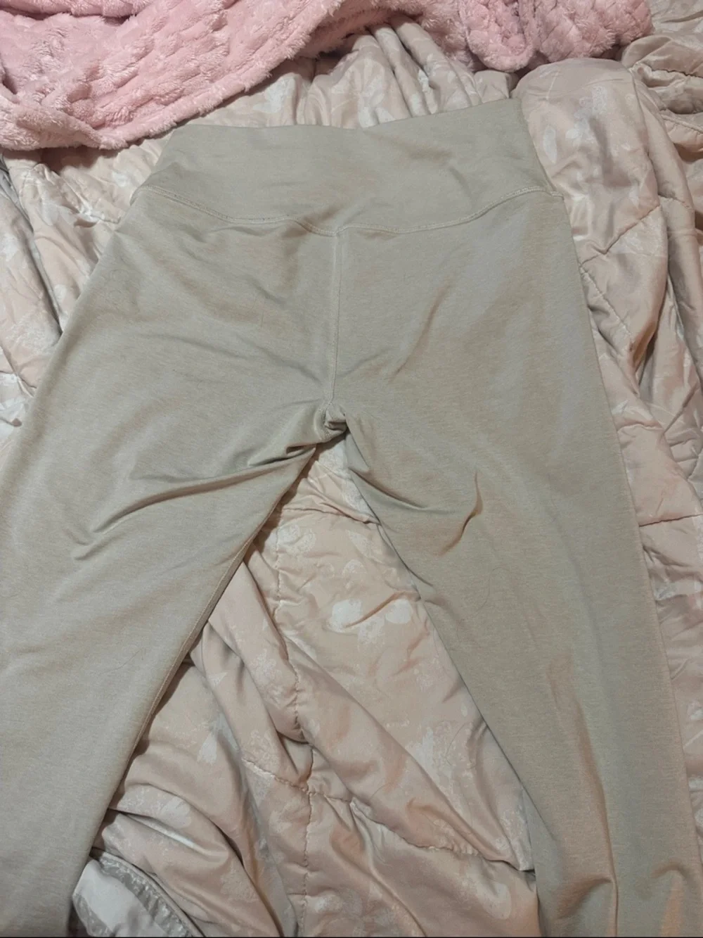 Alo oatmeal leggings